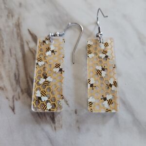 Chic Honeycomb Drop Earrings